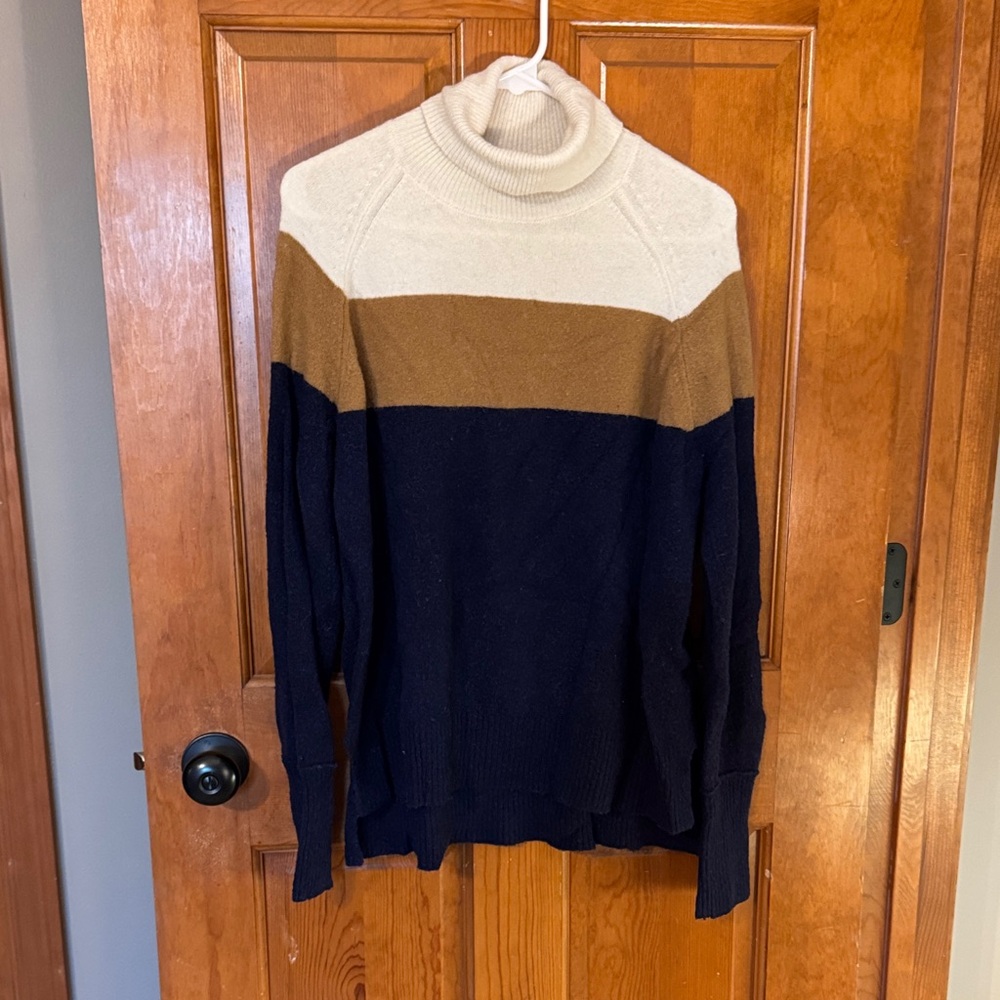 Turtleneck Colorblock women’s Sweater - Cream, Brown & Navy